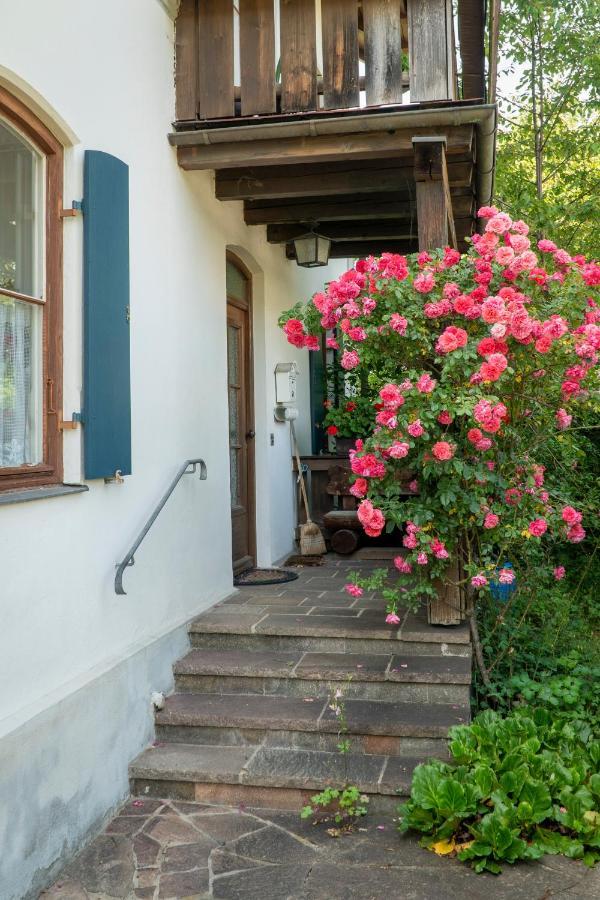 Landhauswohnung Mit Wildromantischem Garten Fussen Exterior foto