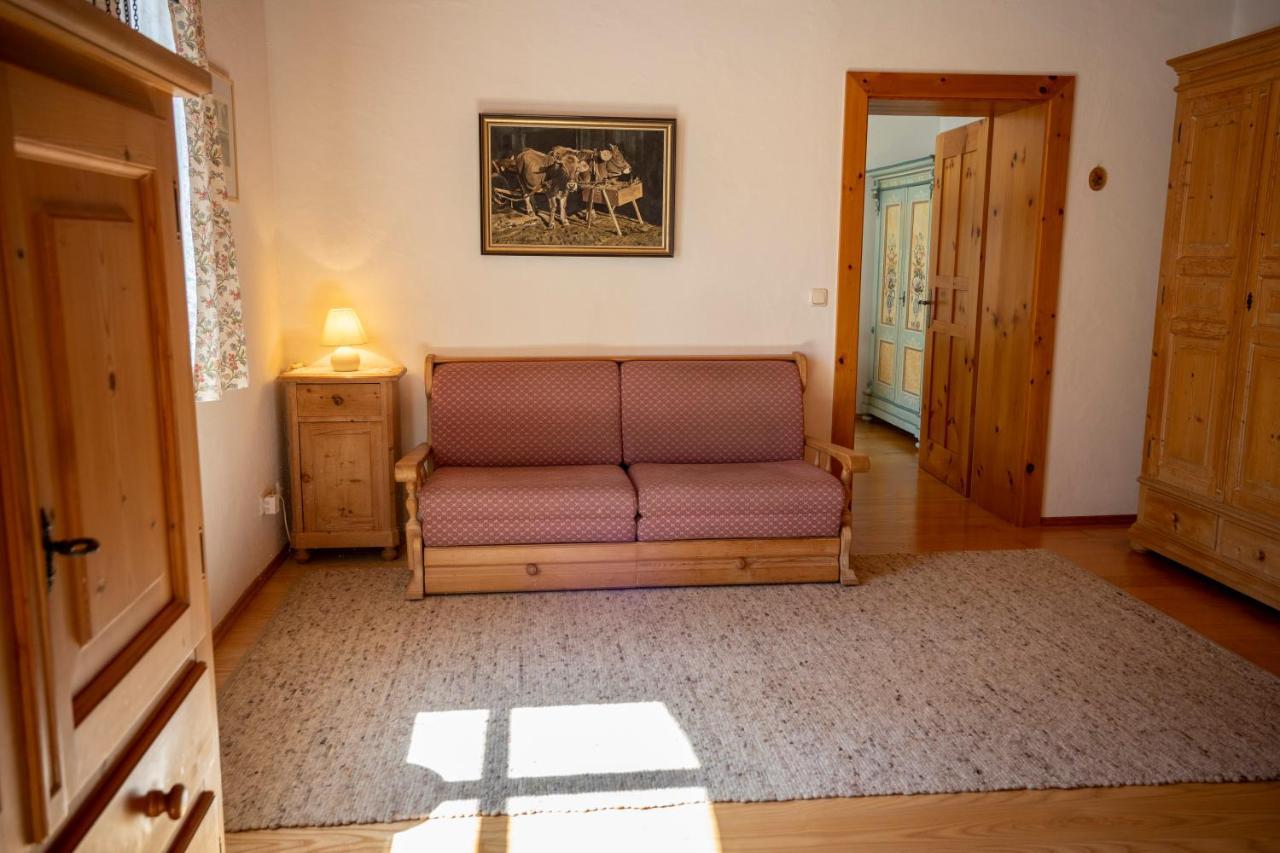 Landhauswohnung Mit Wildromantischem Garten Fussen Exterior foto