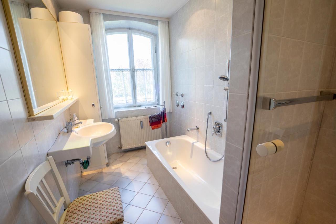 Landhauswohnung Mit Wildromantischem Garten Fussen Exterior foto