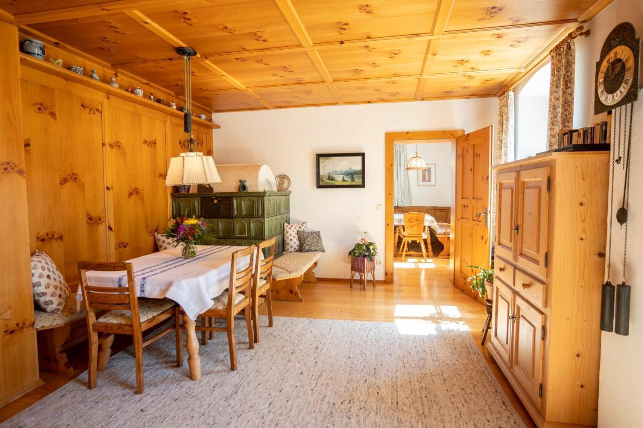 Landhauswohnung Mit Wildromantischem Garten Fussen Exterior foto